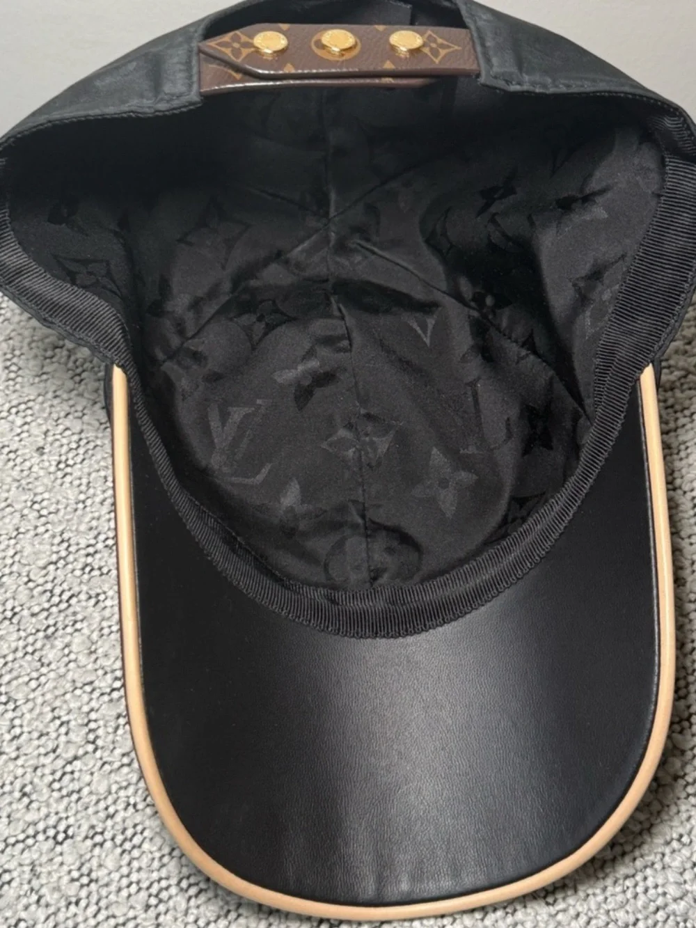 Louis Vuitton classic lv
